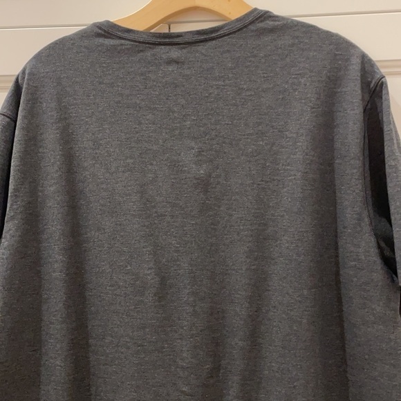 Great Lululemon Men’s Gray V—Neck Tee Shirt—EUC - Picture 8 of 8